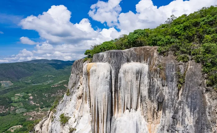 cascadas petrificadas de hierve el agua