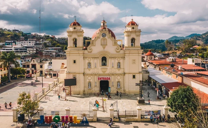 entrada a la iglesia de juquila
