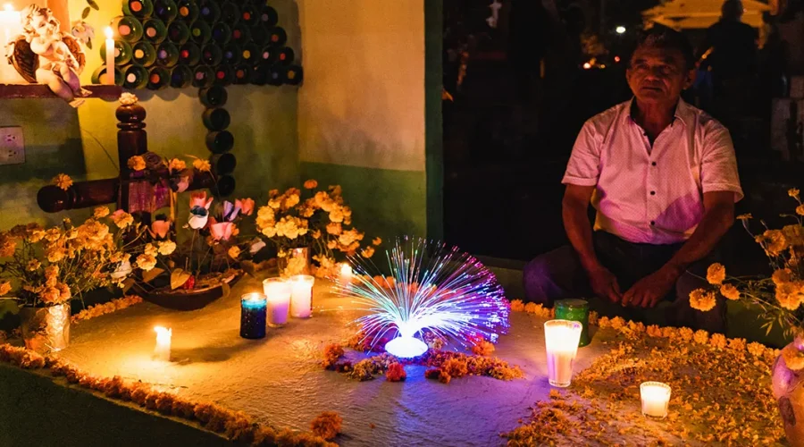 velada en el panteón de Huatulco día de muertos